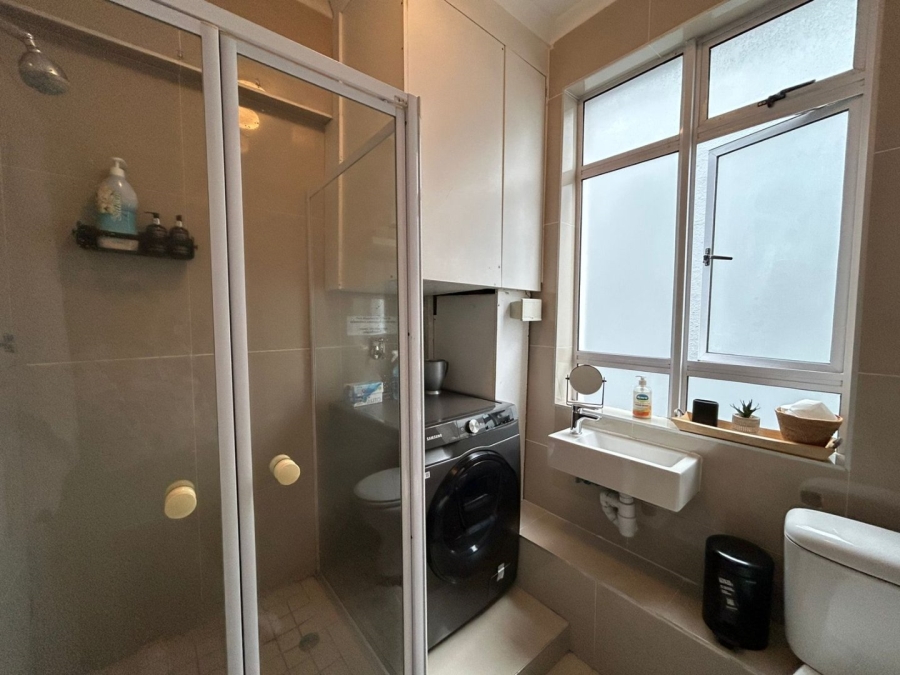 To Let 1 Bedroom Property for Rent in Three Anchor Bay Western Cape